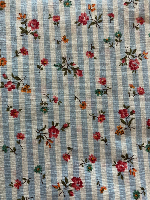 Japanese 100% cotton fabric 50cm by 110cm Floral design suitable for all sewing projects