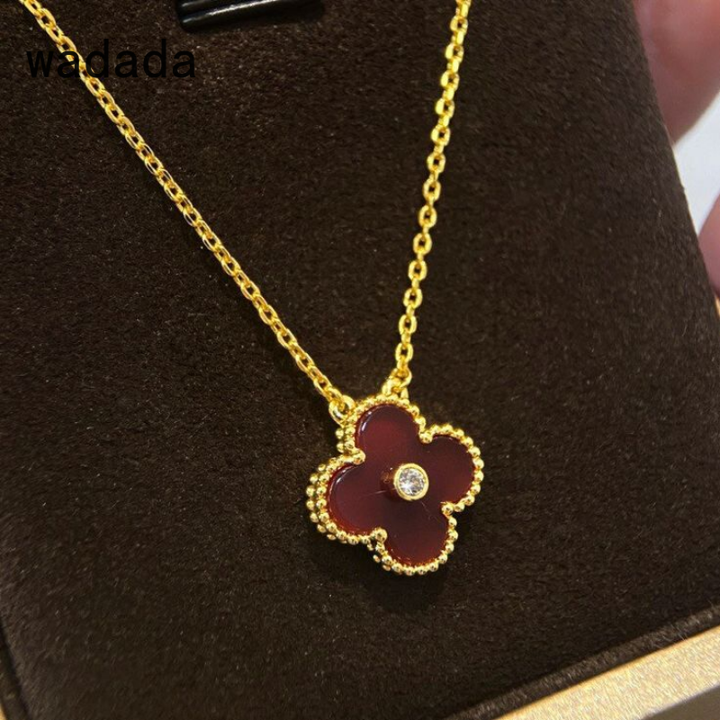 [Top Grade] Red Carnelian & Brilliant Cut Diamond Four Leaf Clover Pendant Necklace , Lucky Single Flowers Clavicle Chain Necklace 18K Gold Plated on Sterling Silver 925