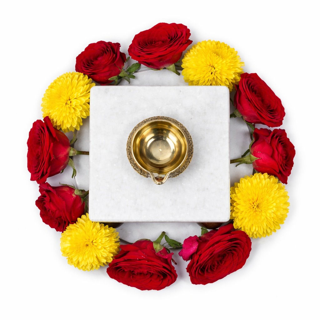 Premium Marble Pooja Manai Chowki | Platform for God Idol Diya & Pooja Setup (Pack of 1 Pc | Size - 4 & 6 Inch)