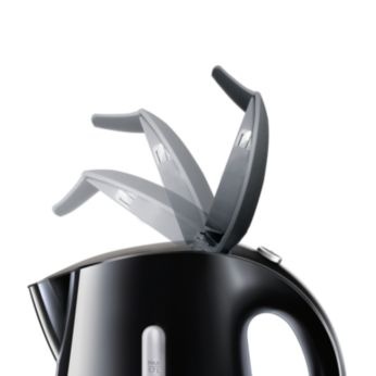 Hinged lid with large opening for easy filling and cleaning