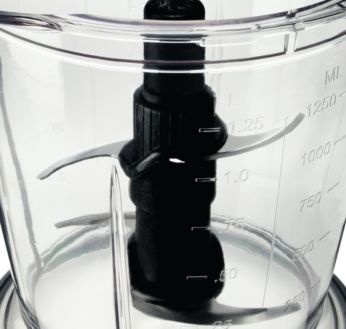 4 blades quickly and evenly chop all your ingredients