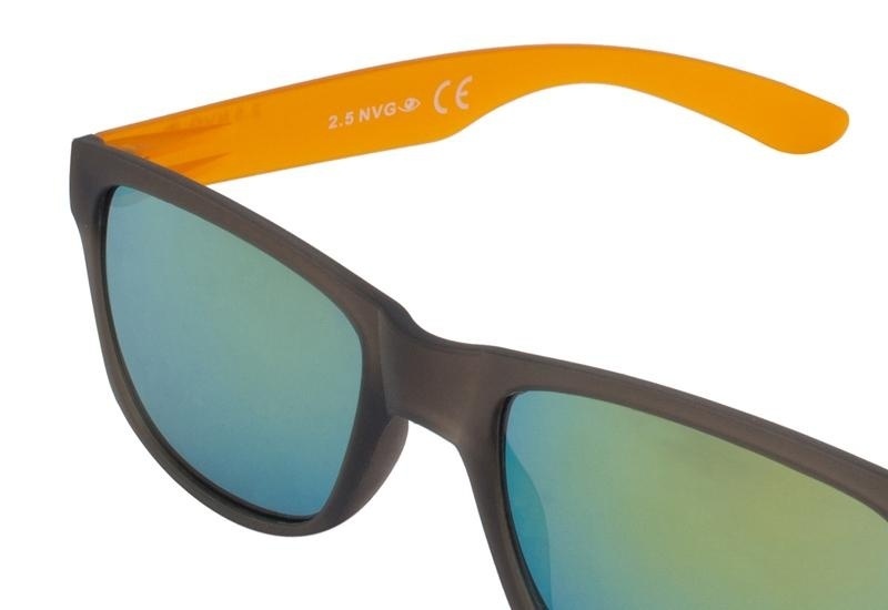 SUN 104 0816_45left_800x550_Zoom.jpg